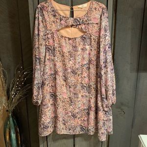 SOLD❤️ Entro chiffon long sleeve floral